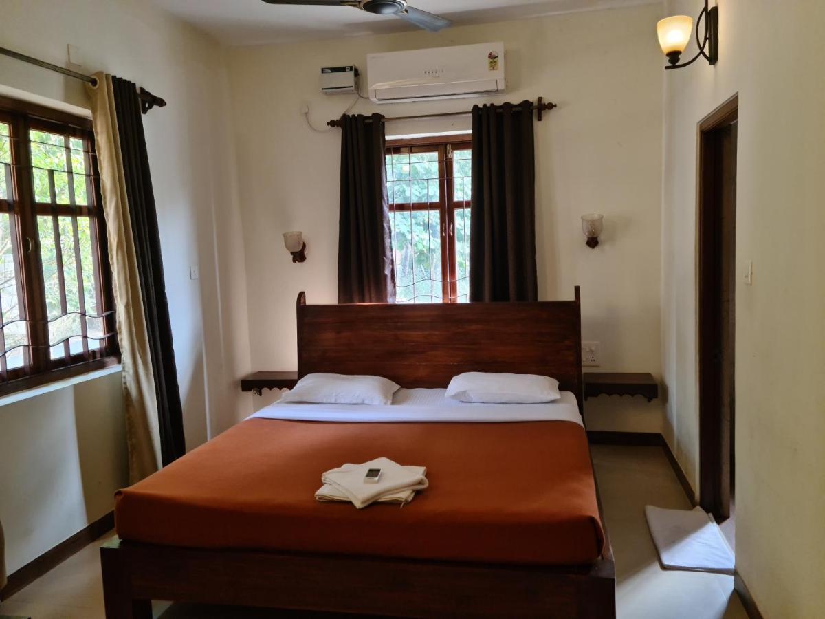 Coastal Suites Apart-Hotel Colva Esterno foto