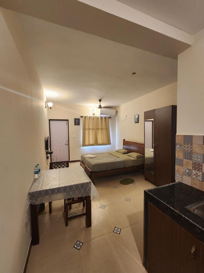 Coastal Suites Apart-Hotel Colva Esterno foto