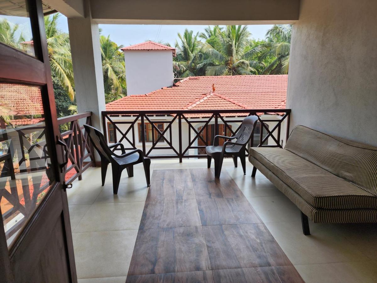 Coastal Suites Apart-Hotel Colva Esterno foto