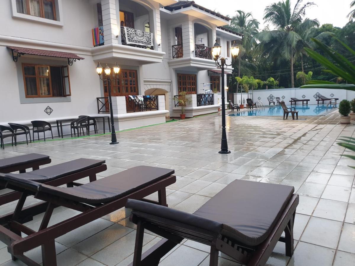 Coastal Suites Apart-Hotel Colva Esterno foto